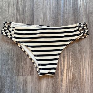 Billabong Cheeky Bikini Bottoms Size Medium